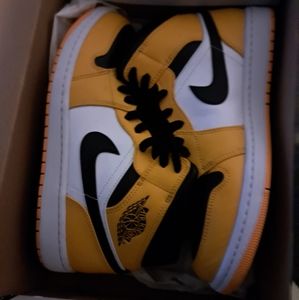 Nike Air Jordan 1 Mid